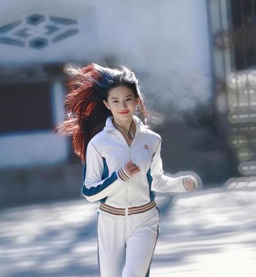 日本女生vs中国女生跑步的姿势