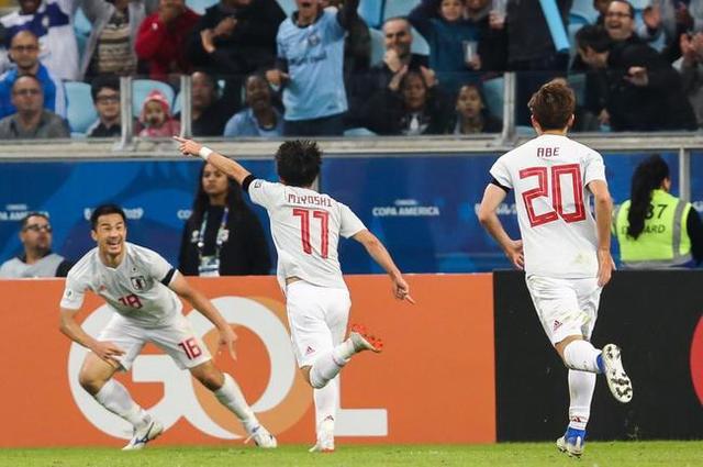日本队vs乌拉圭视频