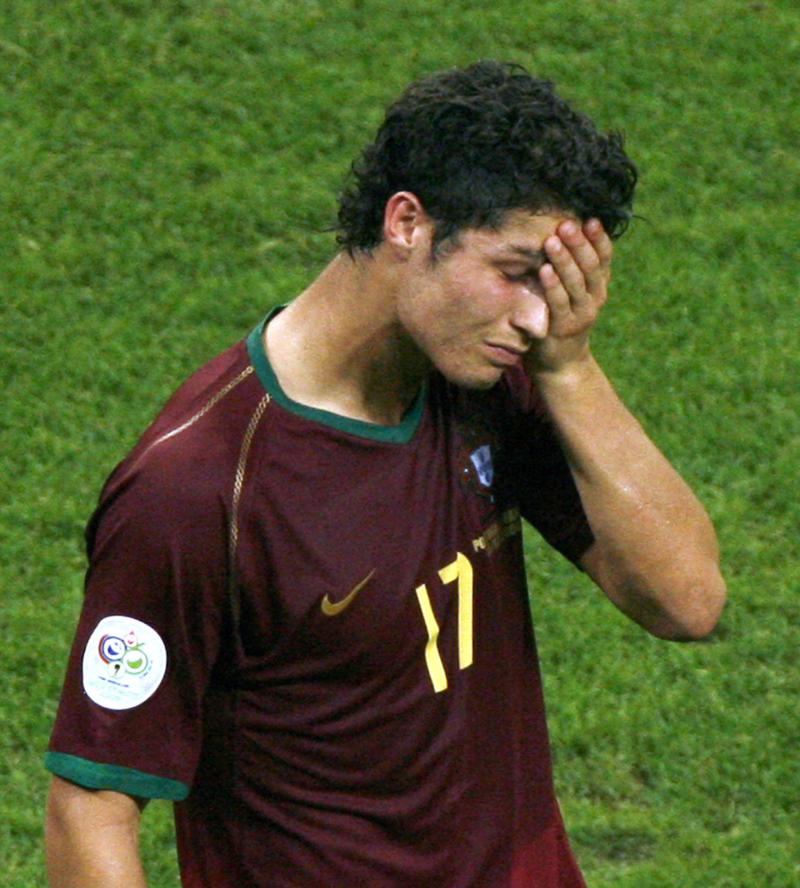 欧洲杯哭泣的少年